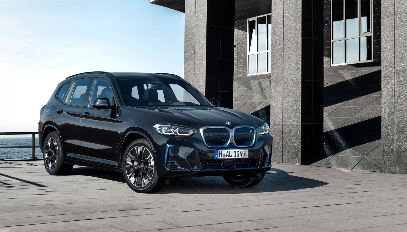 Bmw Ix3 - Contexto Entorno Real Contexto Aparcado Exterior Frontal Derecha