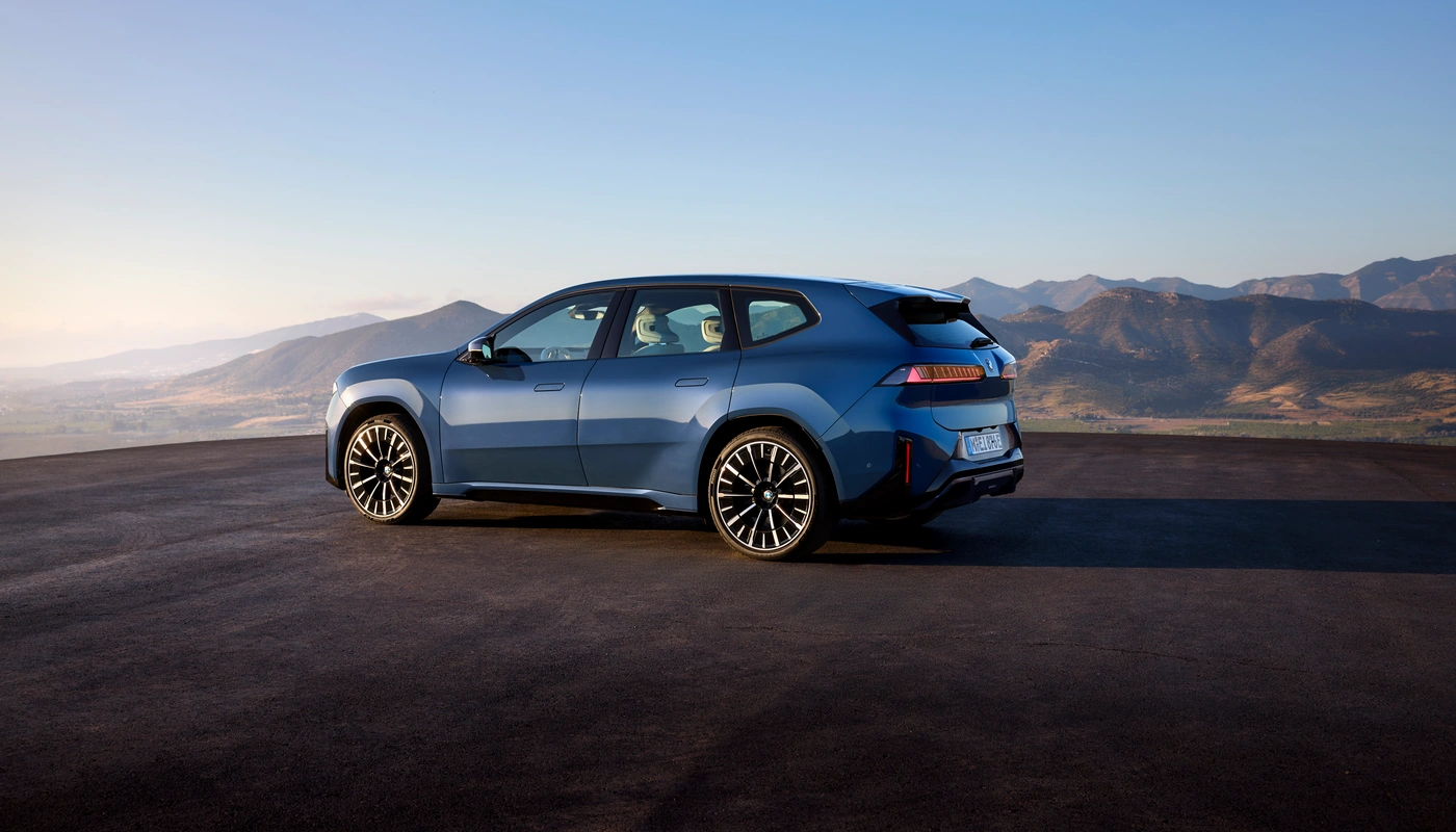 Bmw Ix3 - Contexto Entorno Real Contexto Aparcado Exterior Lateral Izquierda