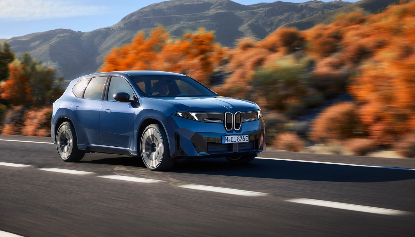 Bmw Ix3 - Contexto Entorno Real Contexto Conduciendo Exterior Frontal Derecha Exterior Lateral Derecha