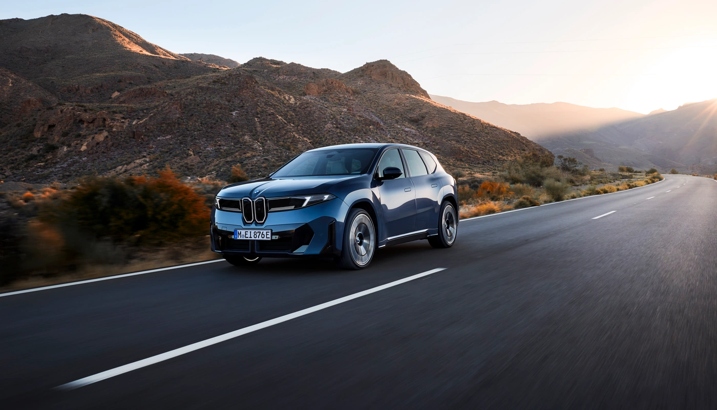 Bmw Ix3 - Contexto Entorno Real Contexto Conduciendo Exterior Frontal Izquierda