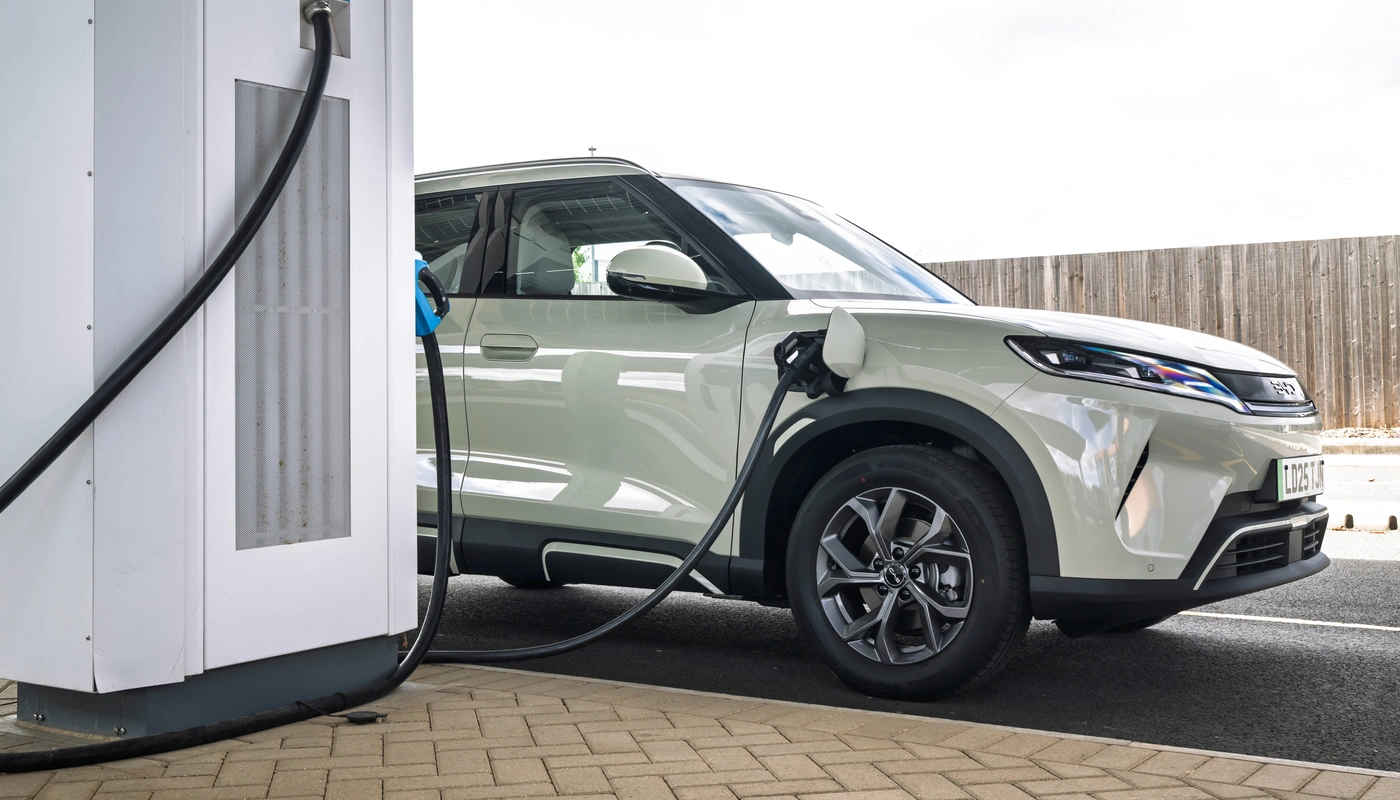 Byd Atto 2 - Carga Estacion