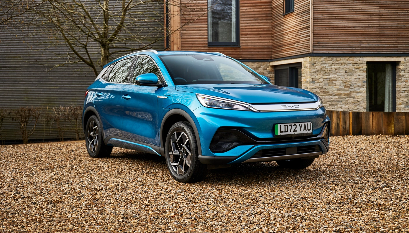 Byd Atto 3 - Contexto Entorno Real Contexto Aparcado Exterior Frontal Derecha