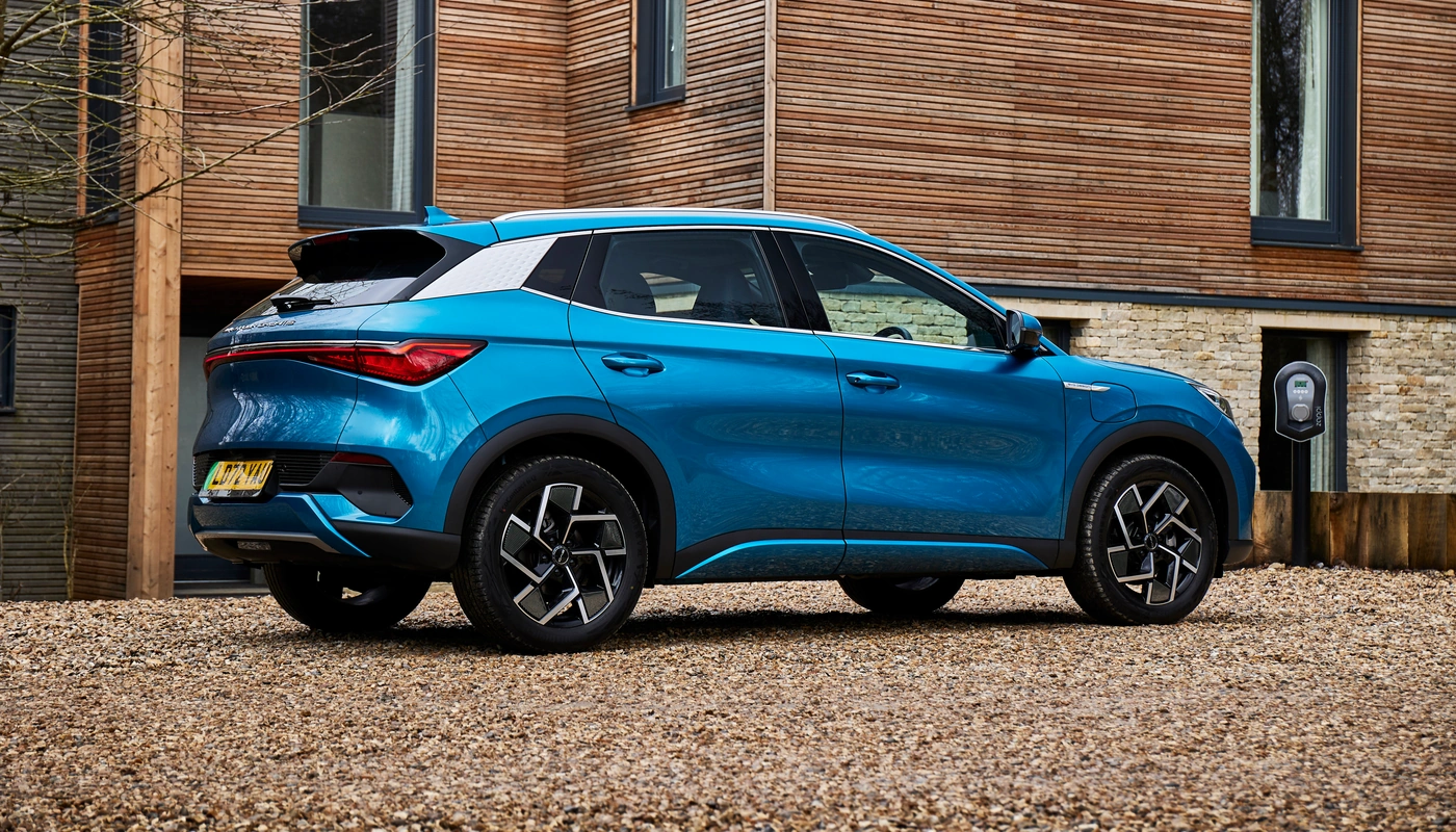 Byd Atto 3 - Contexto Entorno Real Contexto Aparcado Exterior Lateral Derecha