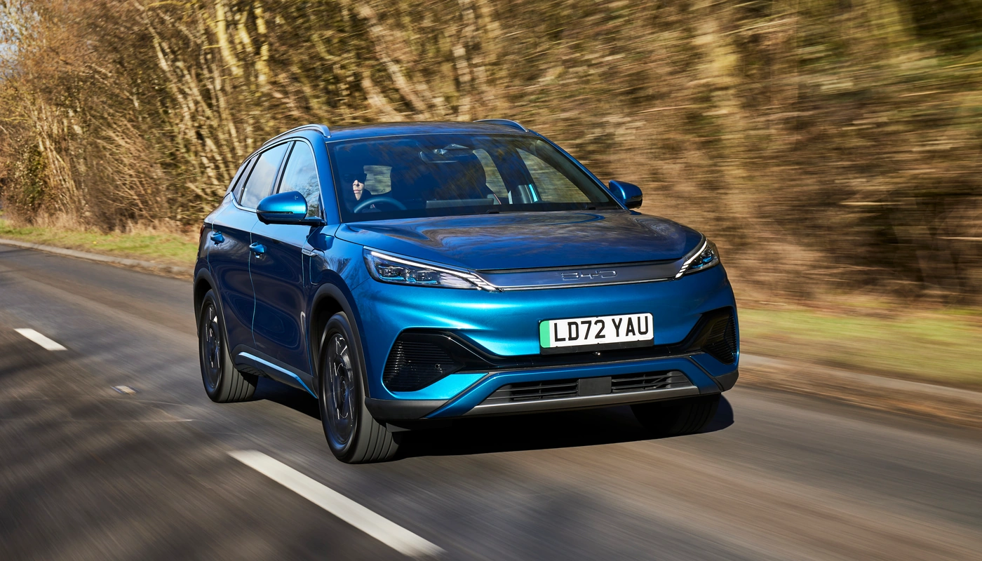 Byd Atto 3 - Contexto Entorno Real Contexto Conduciendo Exterior Frontal Derecha