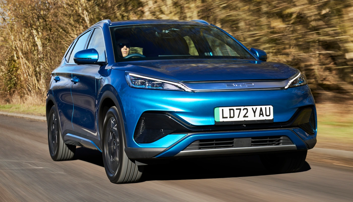 Byd Atto 3 - Contexto Entorno Real Contexto Conduciendo Exterior Frontal Derecha