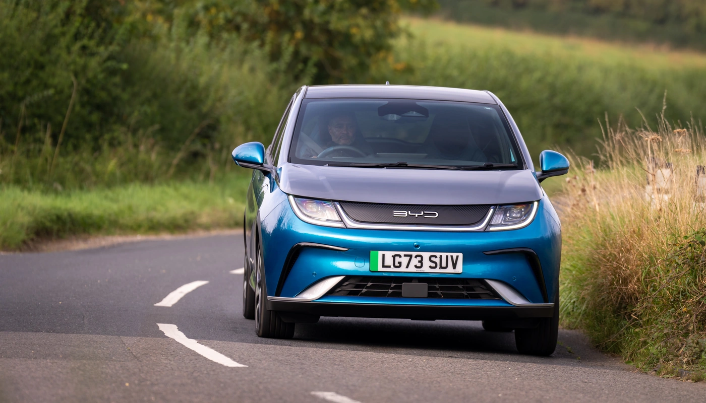 Byd Dolphin - Contexto Entorno Real Contexto Conduciendo Exterior Frontal