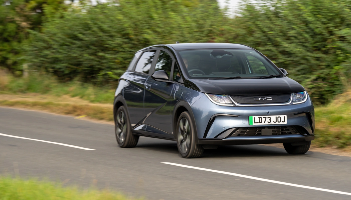 Byd Dolphin - Contexto Entorno Real Contexto Conduciendo Exterior Frontal Derecha