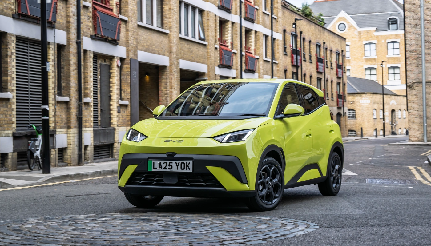 Byd Dolphin Surf - Contexto Entorno Real Contexto Aparcado Exterior Frontal Izquierda