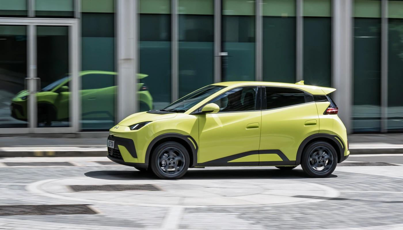 Byd Dolphin Surf - Contexto Entorno Real Contexto Aparcado Exterior Lateral Izquierda