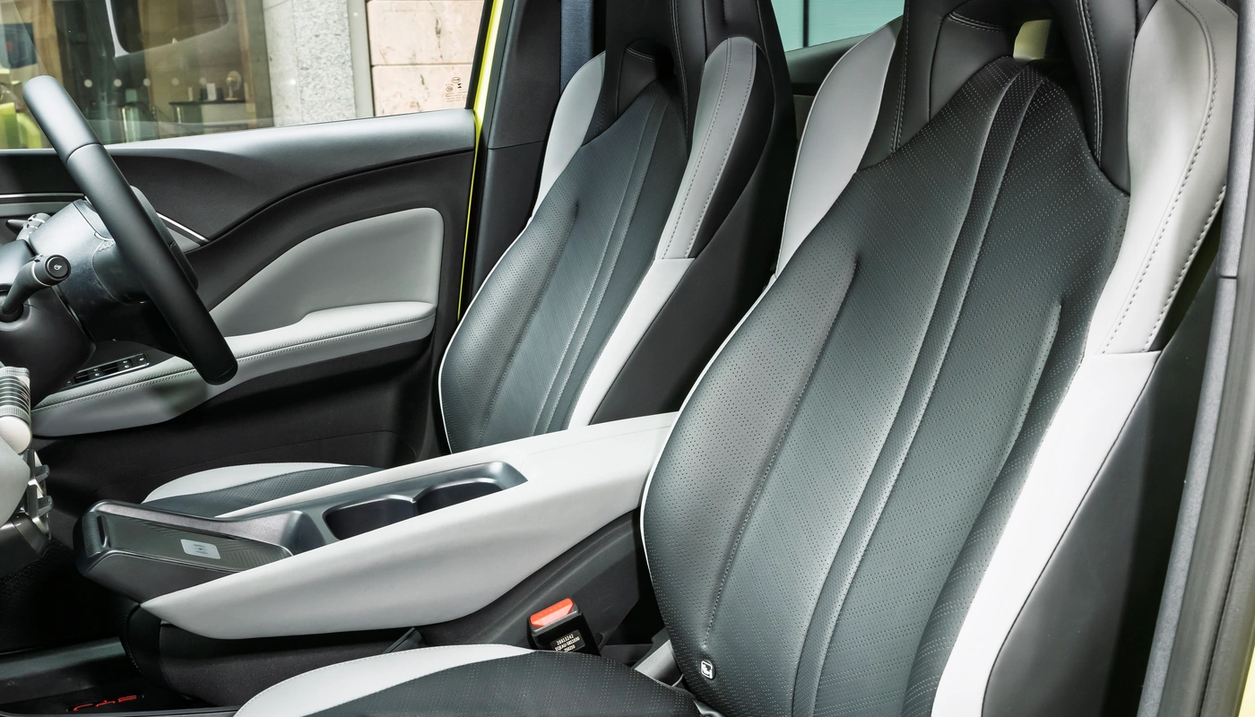 Byd Dolphin Surf - Interior Asientos Delanteros