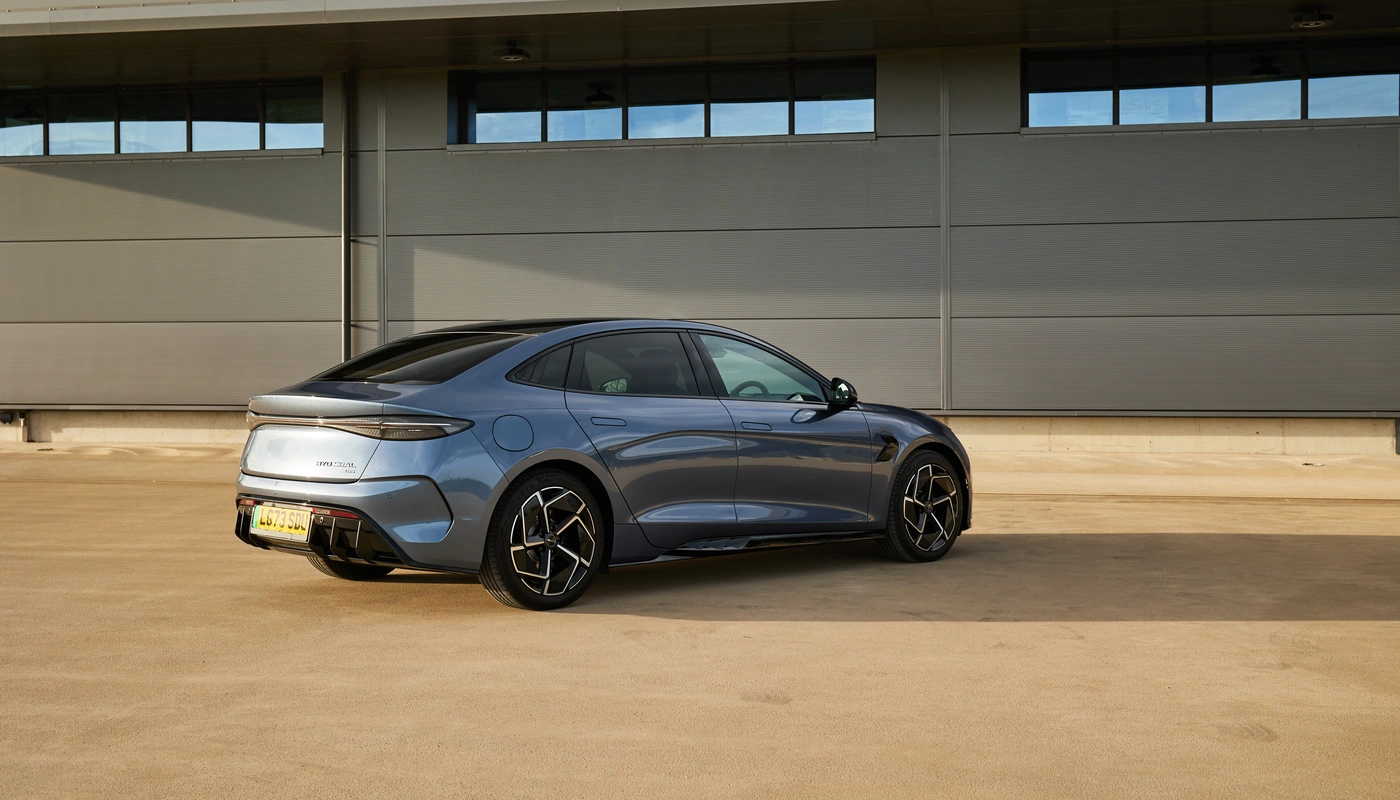 Byd Seal - Contexto Entorno Real Contexto Aparcado Exterior Lateral Izquierda