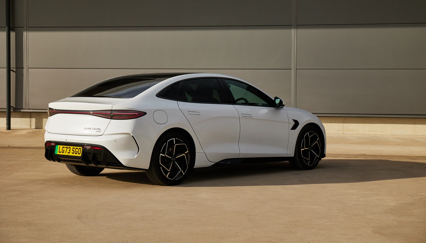 Byd Seal - Contexto Entorno Real Contexto Aparcado Exterior Trasera Izquierda