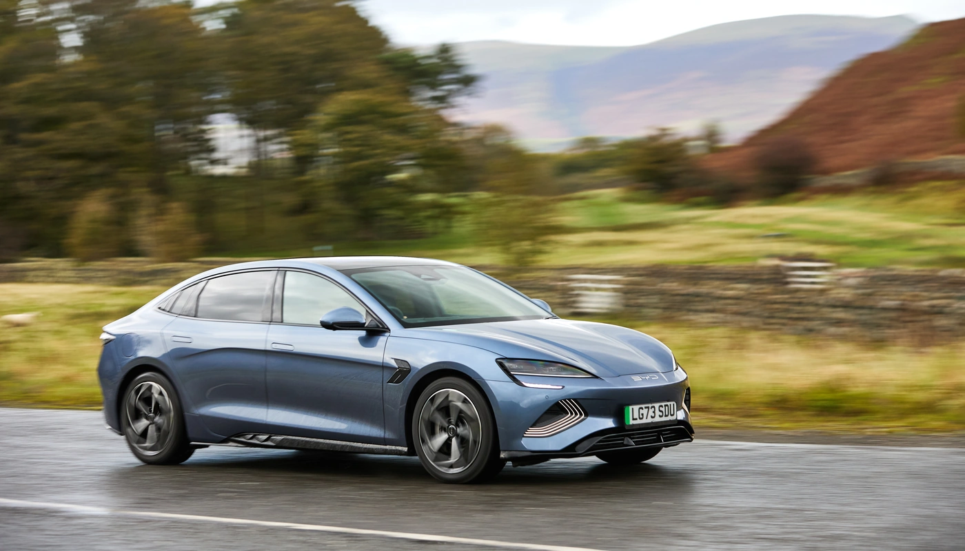 Byd Seal - Contexto Entorno Real Contexto Conduciendo Exterior Lateral Derecha