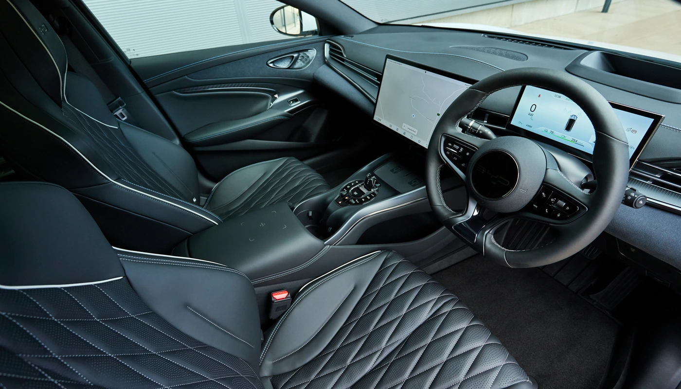 Byd Seal - Interior Salpicadero Interior Asientos Delanteros Interior Pantalla Central Interior Volante