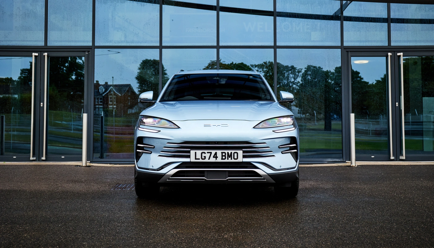 Byd Seal U - Contexto Entorno Real Contexto Aparcado Exterior Frontal