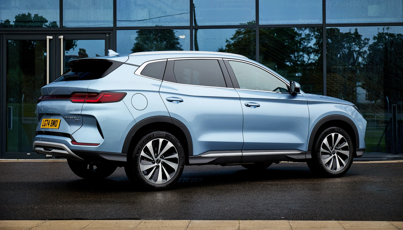 Byd Seal U - Contexto Entorno Real Contexto Aparcado Exterior Lateral Derecha