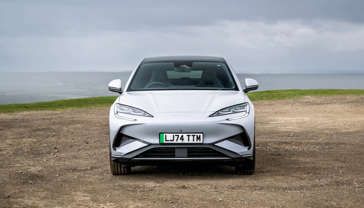 Byd Sealion 7 - Contexto Entorno Real Contexto Aparcado Exterior Frontal