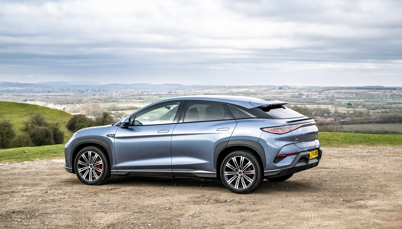 Byd Sealion 7 - Contexto Entorno Real Contexto Aparcado Exterior Lateral Izquierda