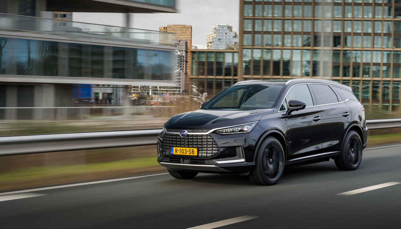 Byd Tang - Contexto Entorno Real Contexto Conduciendo Exterior Frontal Izquierda