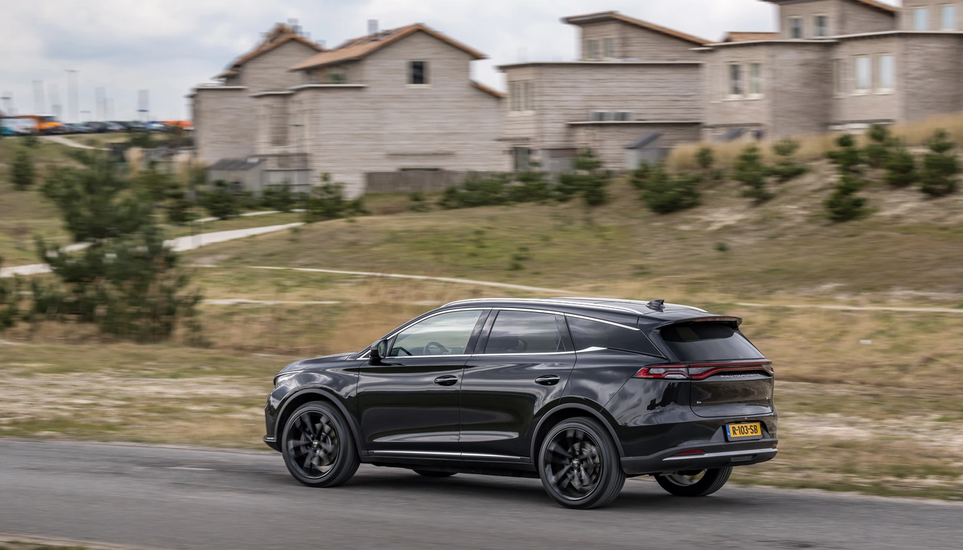 Byd Tang - Contexto Entorno Real Contexto Conduciendo Exterior Lateral Izquierda