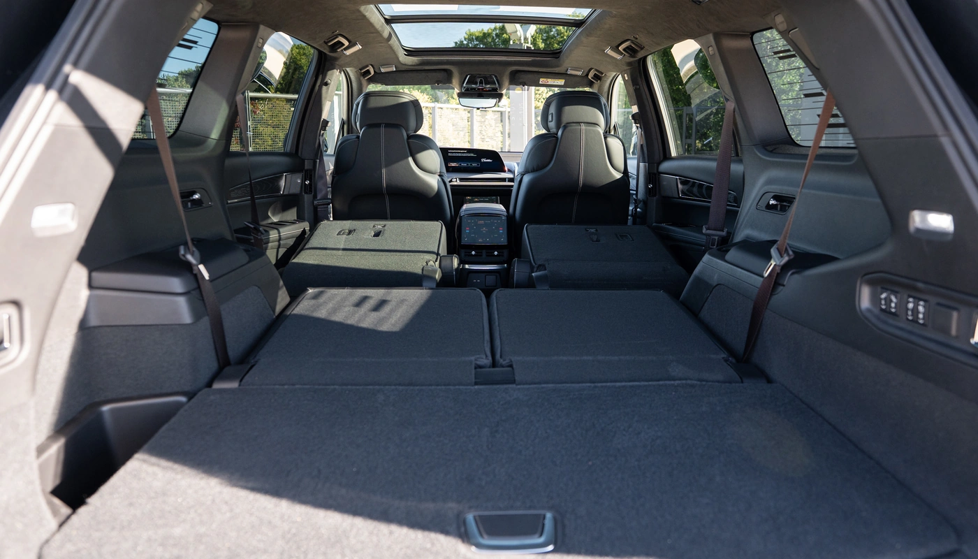 Cadillac Vistiq - Almacenamiento Maletero