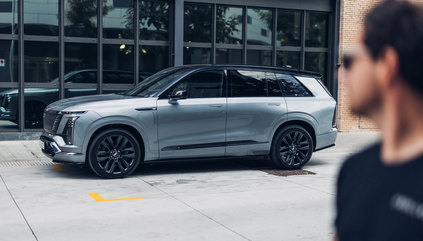 Cadillac Vistiq - Contexto Entorno Real Contexto Aparcado Exterior Lateral Izquierda