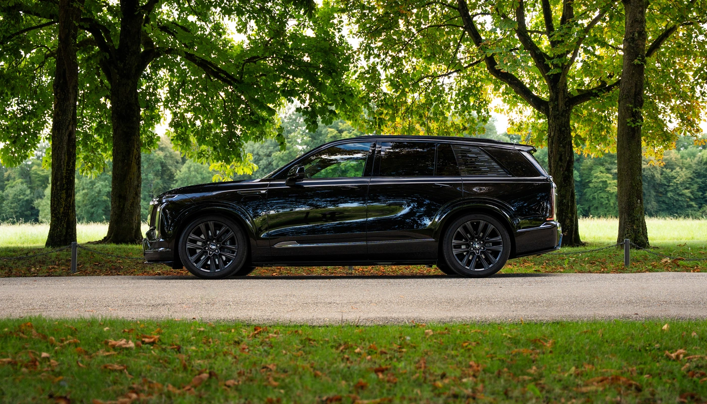 Cadillac Vistiq - Contexto Entorno Real Contexto Aparcado Exterior Lateral Izquierda