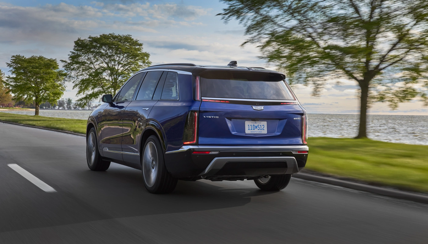 Cadillac Vistiq - Contexto Entorno Real Contexto Conduciendo Exterior Trasera Exterior Trasera Derecha