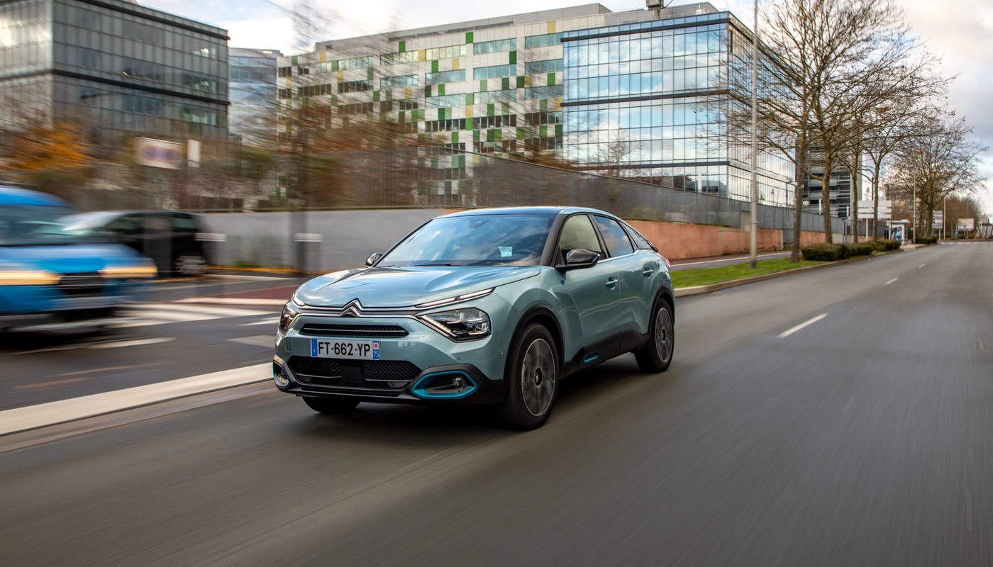 Citroen E C4 - Contexto Entorno Real Contexto Conduciendo Exterior Frontal Izquierda