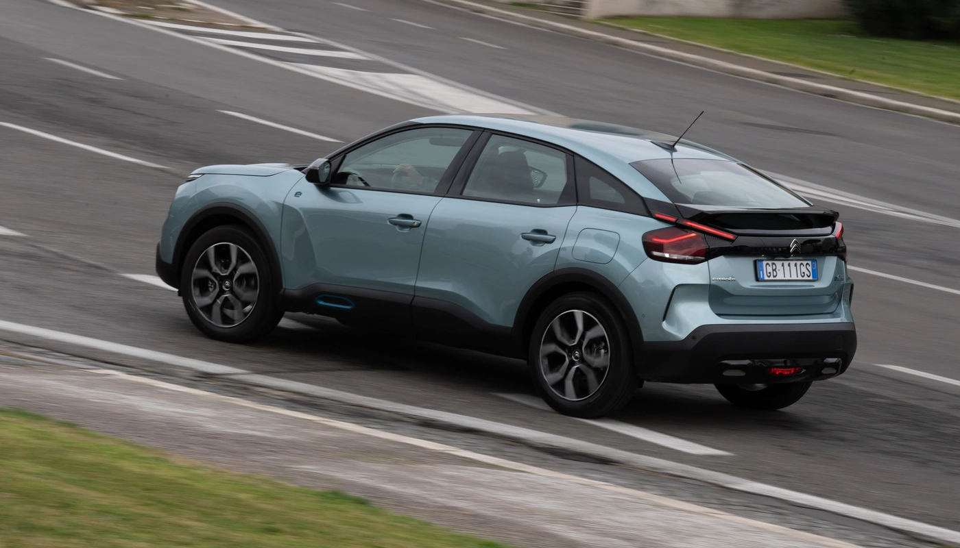 Citroen E C4 - Contexto Entorno Real Contexto Conduciendo Exterior Lateral Izquierda