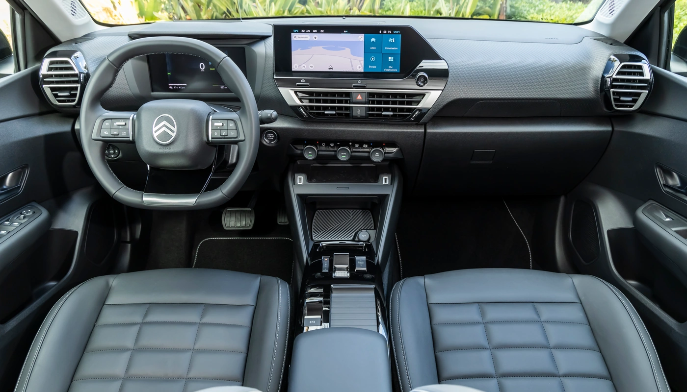 Citroen E C4 X - Interior Salpicadero Interior Asientos Delanteros Interior Pantalla Central Interior Volante