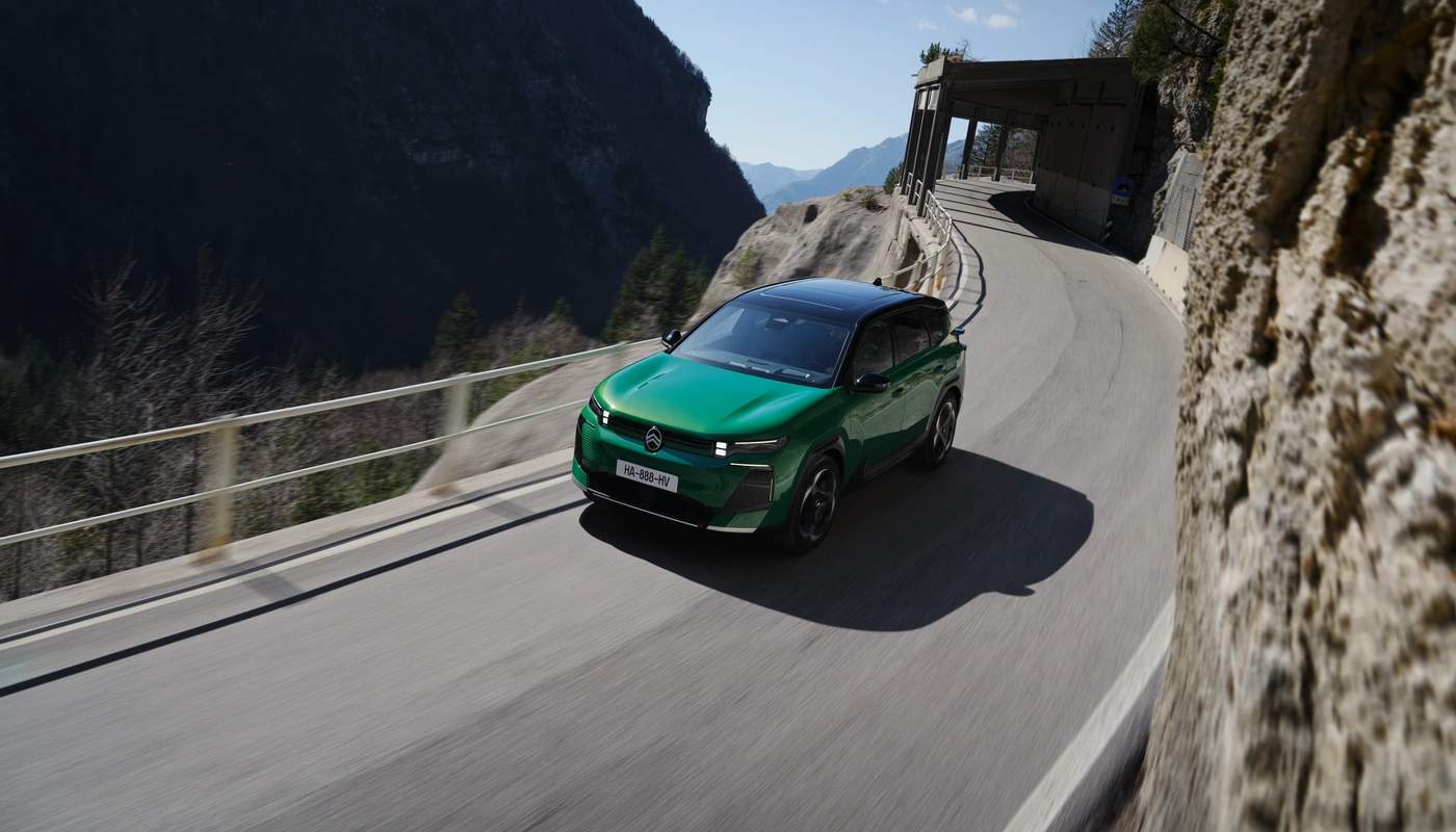 Citroen E C5 Aircross - Contexto Entorno Real Contexto Conduciendo Exterior Frontal Izquierda