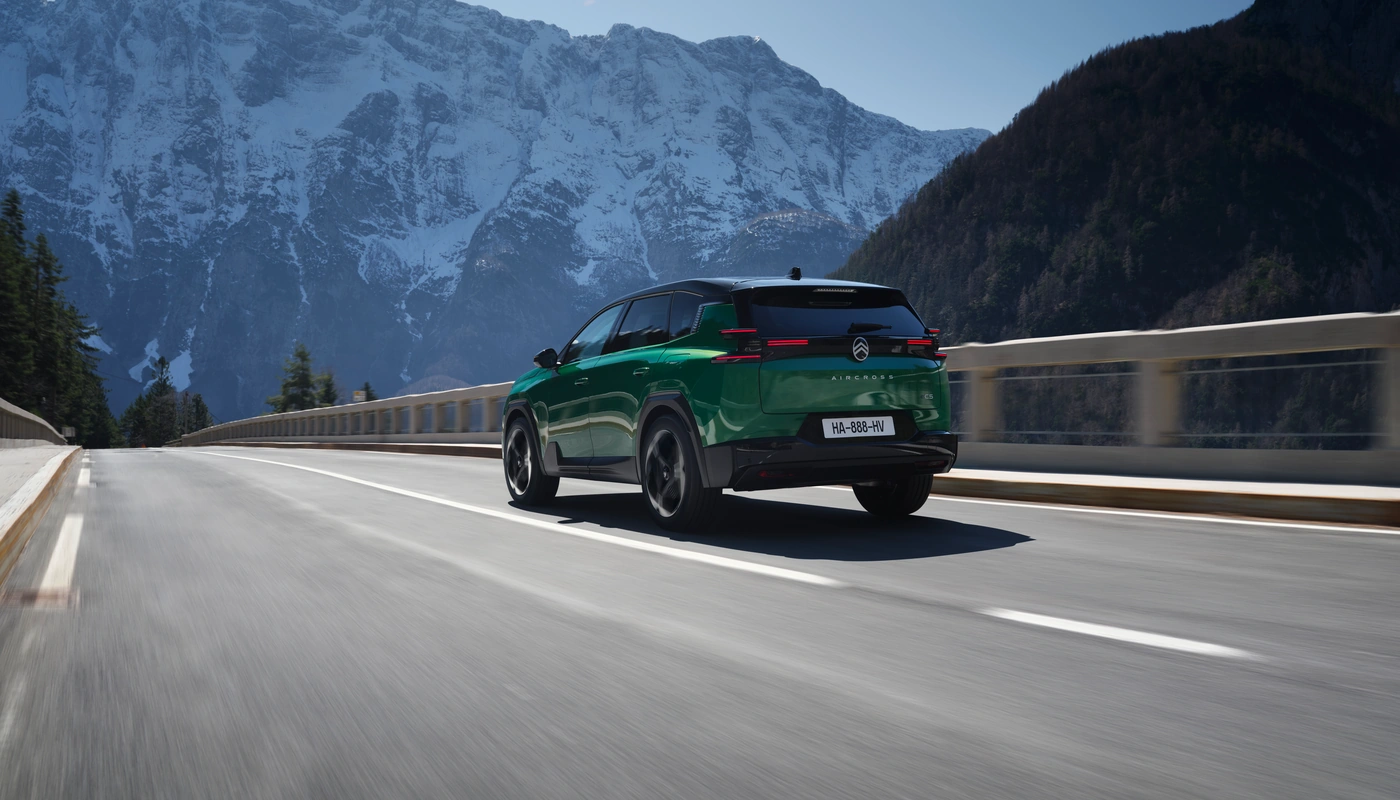 Citroen E C5 Aircross - Contexto Entorno Real Contexto Conduciendo Exterior Trasera Derecha