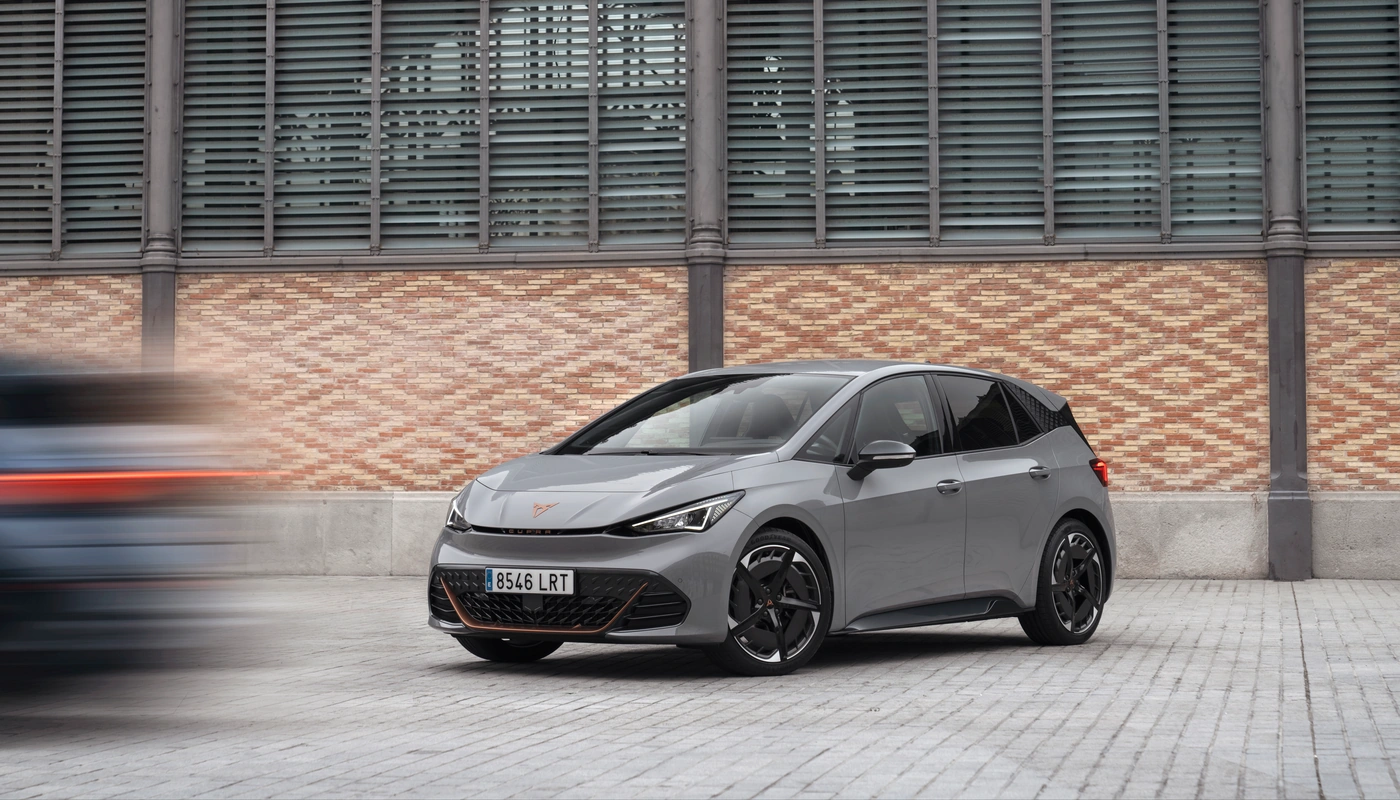 Cupra Born - Contexto Entorno Real Contexto Aparcado Exterior Frontal Izquierda