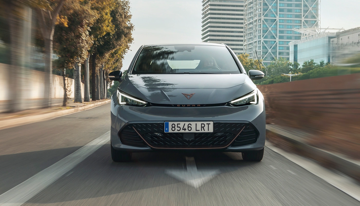 Cupra Born - Contexto Entorno Real Contexto Conduciendo Exterior Frontal