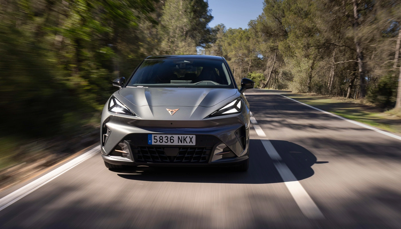 Cupra Raval - Contexto Entorno Real Contexto Conduciendo Exterior Frontal