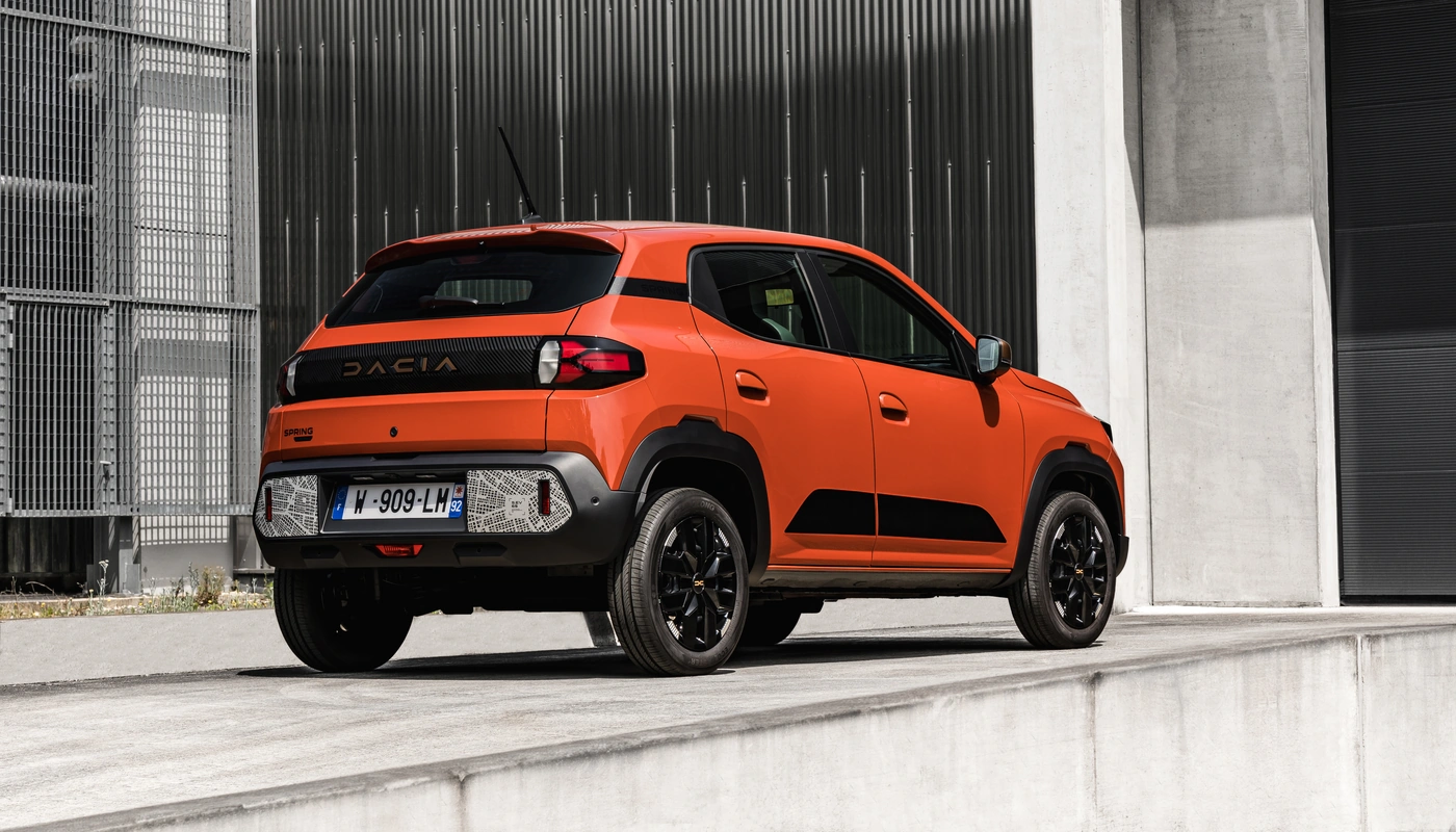 Dacia Spring - Contexto Entorno Real Contexto Aparcado Exterior Trasera Izquierda