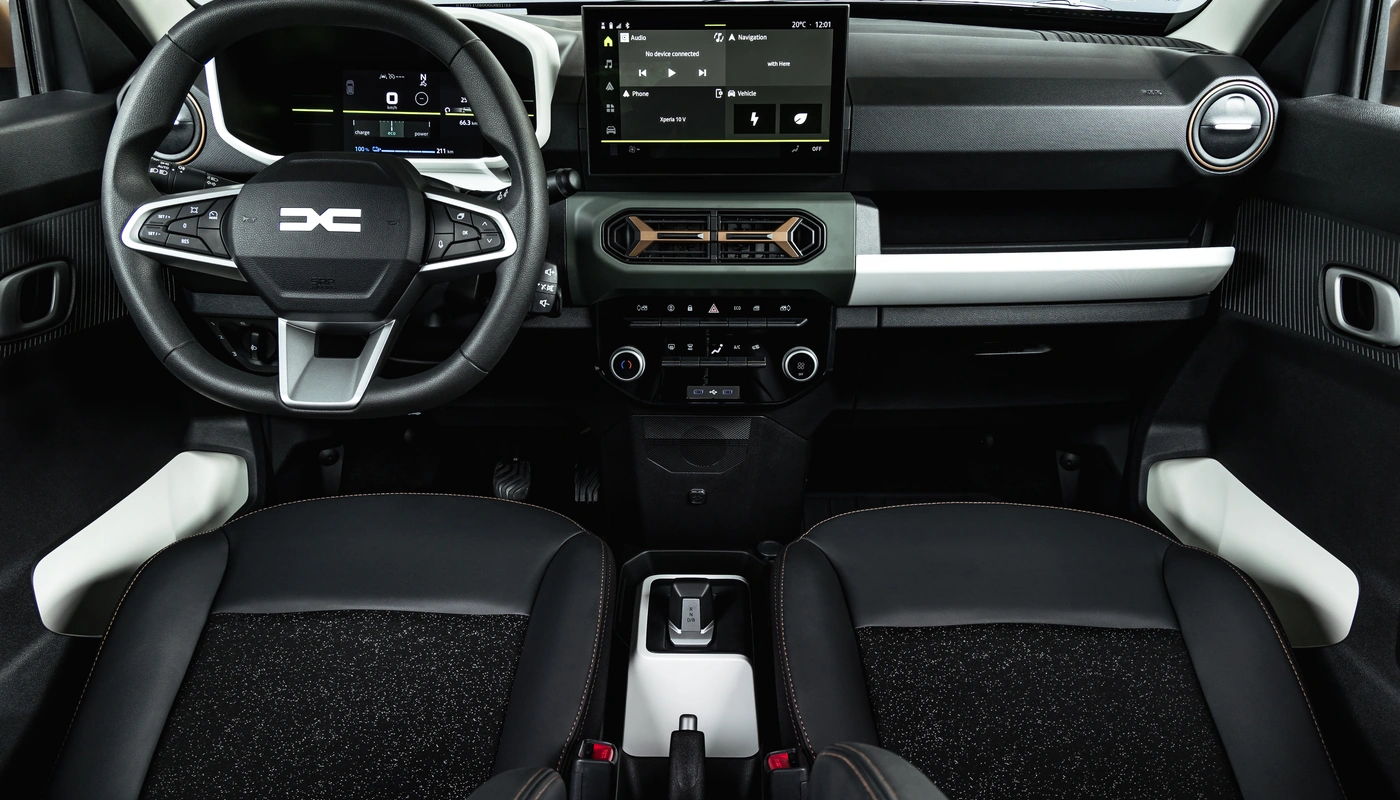 Dacia Spring - Interior Salpicadero Interior Pantalla Central Interior Volante Interior Detalle