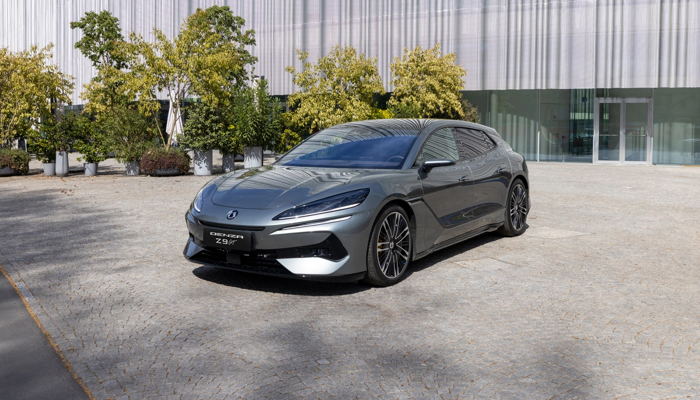 Denza Z9gt - Contexto Entorno Real Contexto Aparcado Exterior Frontal Izquierda