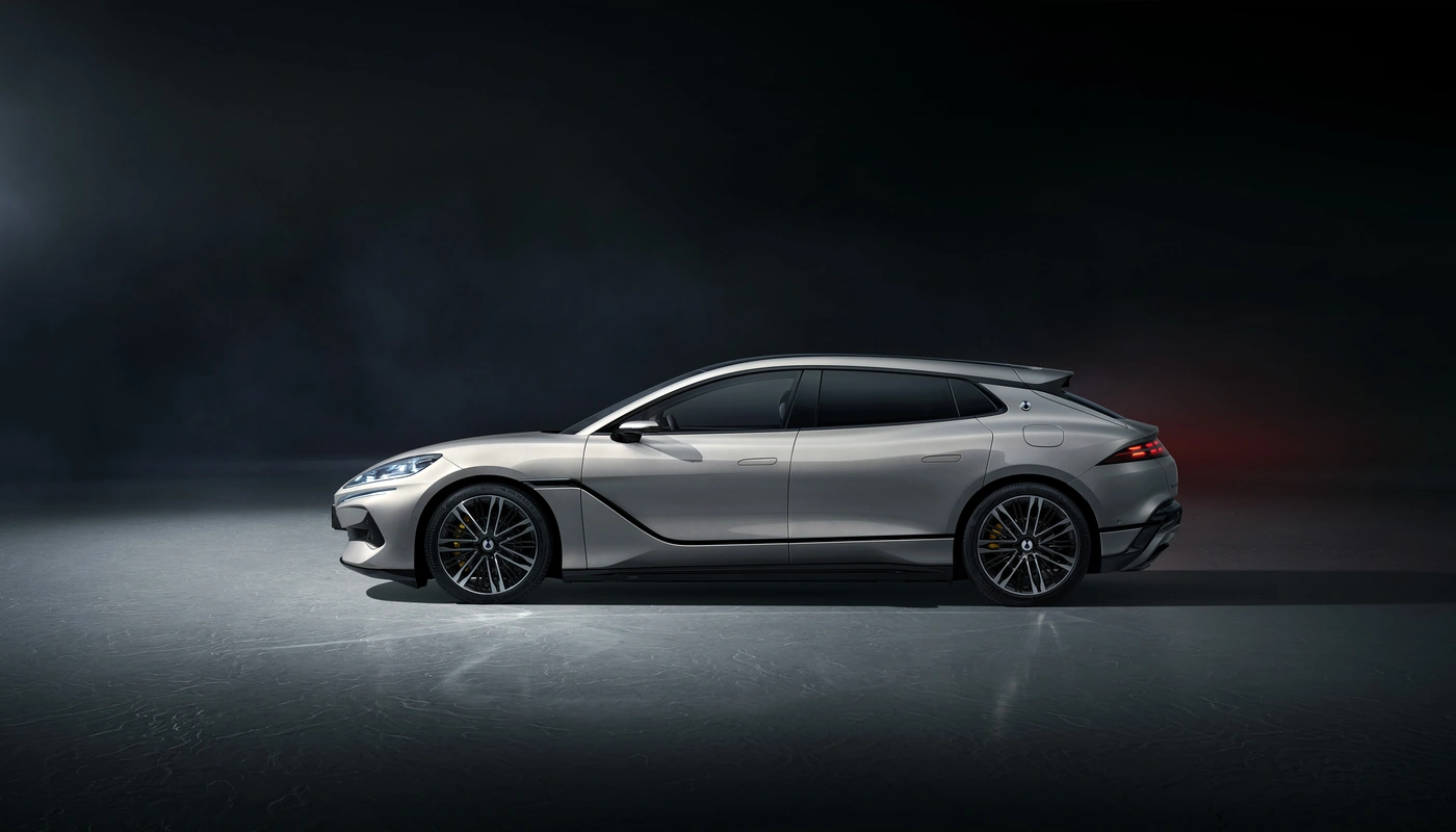 Denza Z9gt - Contexto Estudio Exterior Lateral Izquierda