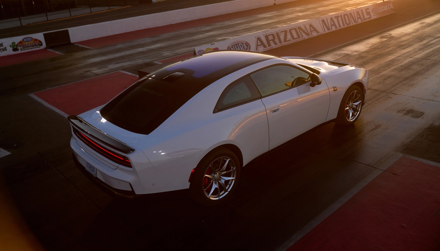 Dodge Charger 2 Door - Contexto Entorno Real Contexto Aparcado Exterior Trasera Izquierda Exterior Superior