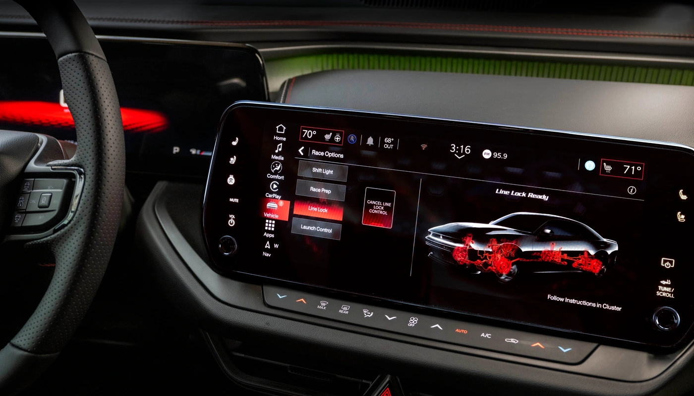 Dodge Charger 2 Door - Interior Pantalla Central