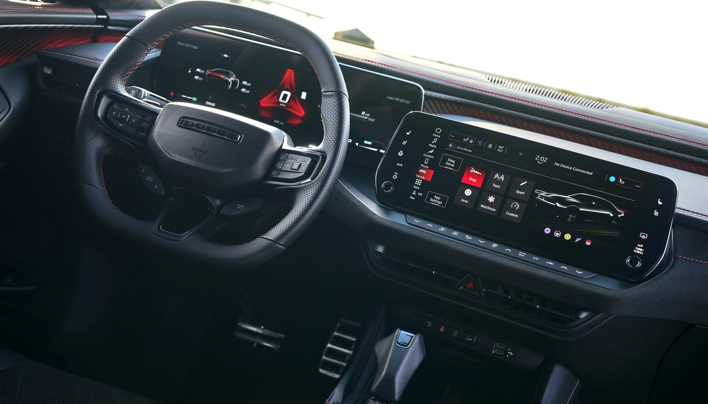 Dodge Charger 4 Door - Interior Pantalla Central Interior Volante