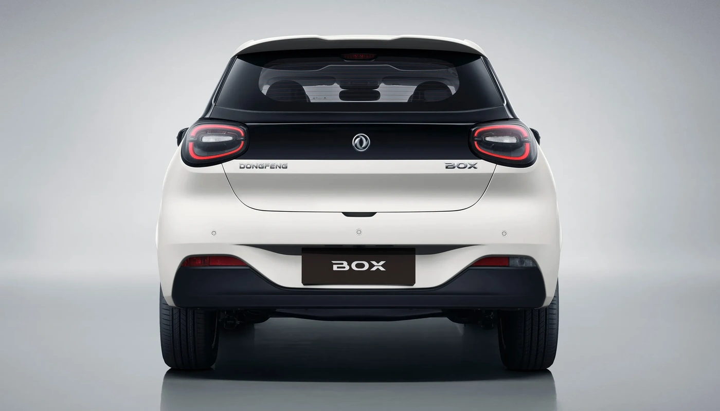 Dongfeng Box - Contexto Estudio Recortado Contexto Aparcado Exterior Trasera