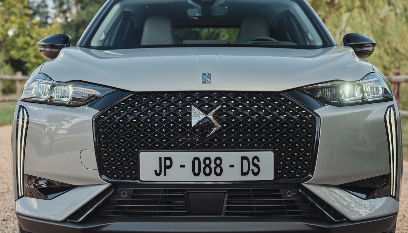 Ds 3 E Tense - Contexto Entorno Real Contexto Aparcado Exterior Frontal