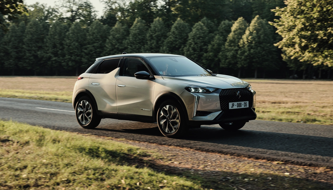 Ds 3 E Tense - Contexto Entorno Real Contexto Conduciendo Exterior Lateral Derecha