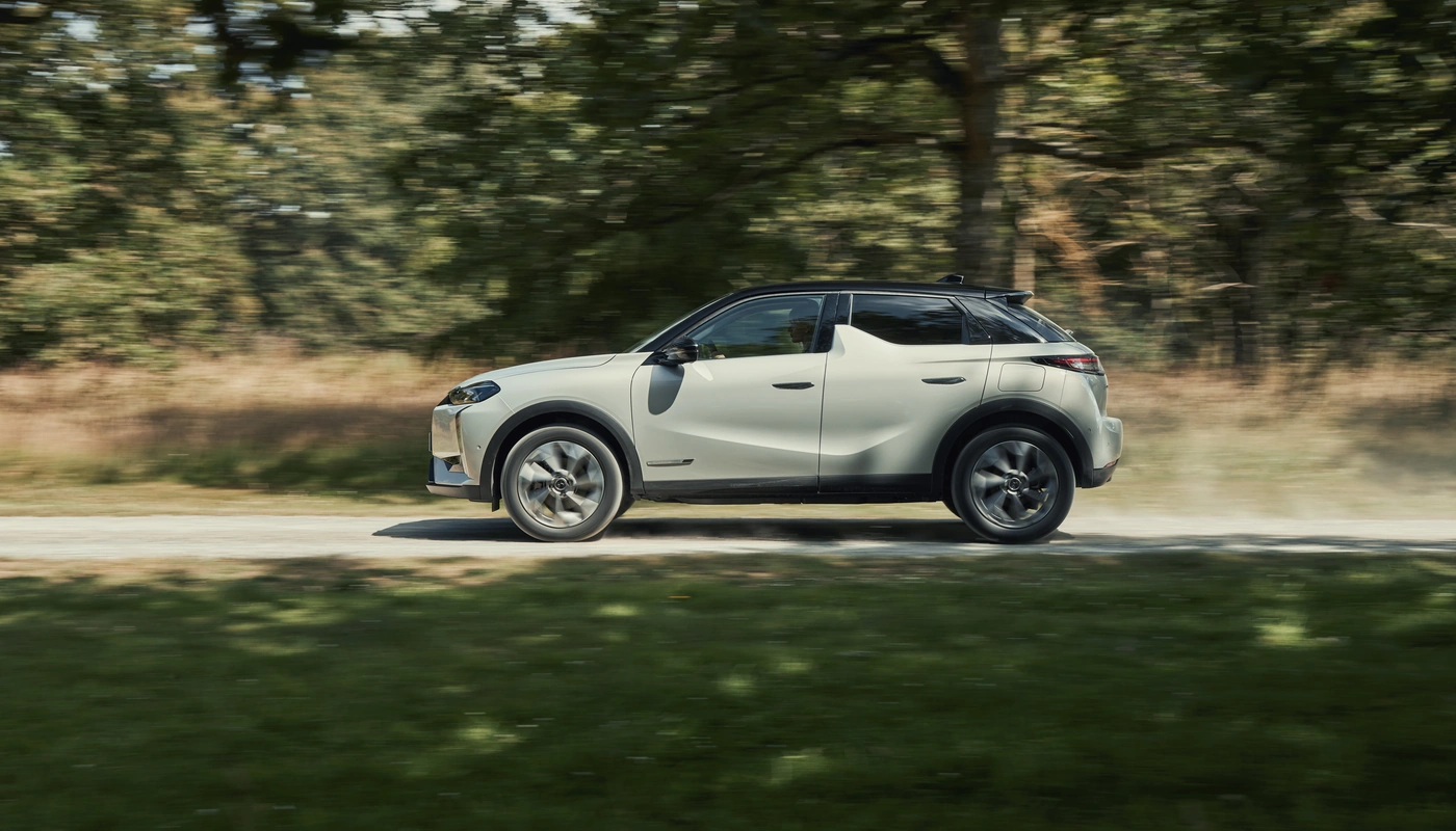 Ds 3 E Tense - Contexto Entorno Real Contexto Conduciendo Exterior Lateral Izquierda