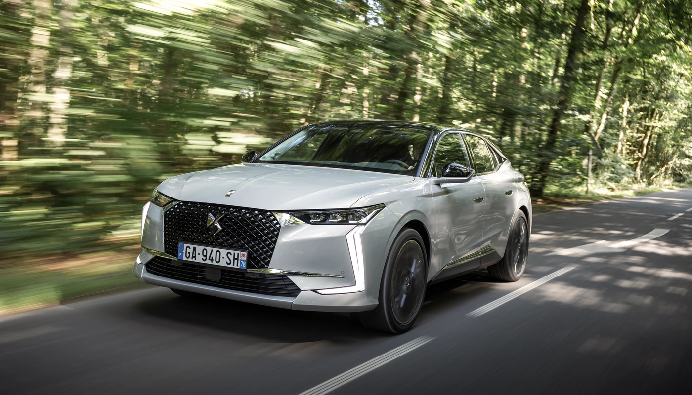 Ds N4 E Tense - Contexto Entorno Real Contexto Conduciendo Exterior Frontal Izquierda