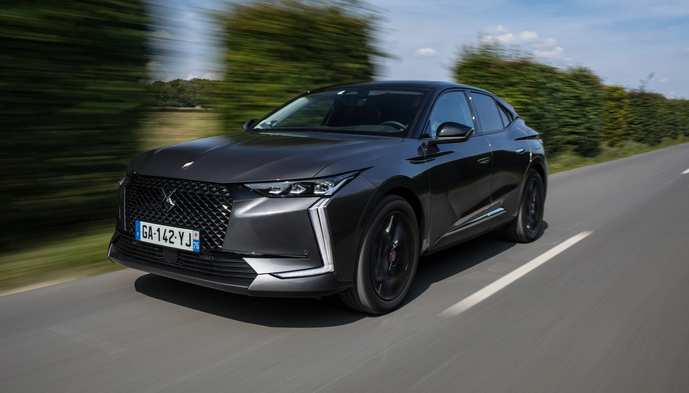 Ds N4 E Tense - Contexto Entorno Real Contexto Conduciendo Exterior Frontal Izquierda