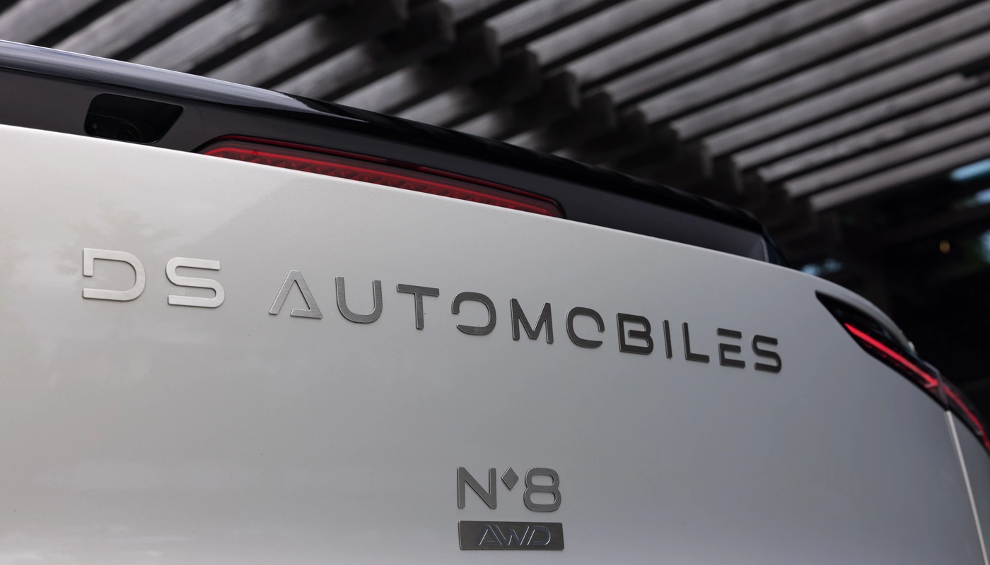 Ds N8 - Exterior Detalle